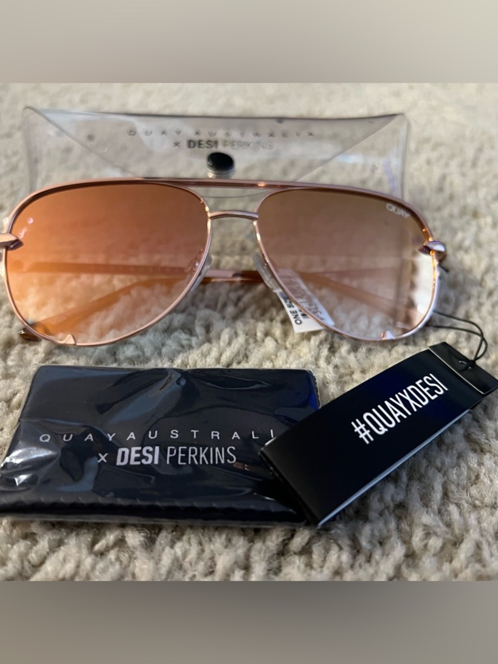 NWT Quay x Desi Perkins High Key Mini Aviator Sunglasses – Rose Gold